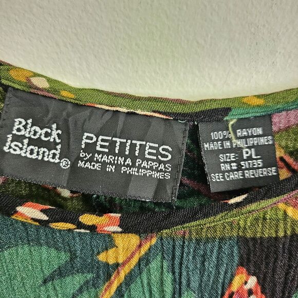 Vts. Block Island Petites Women's PL Top s Green Leaf & Floral Blouse 100% Rayon - Picture 3 of 7